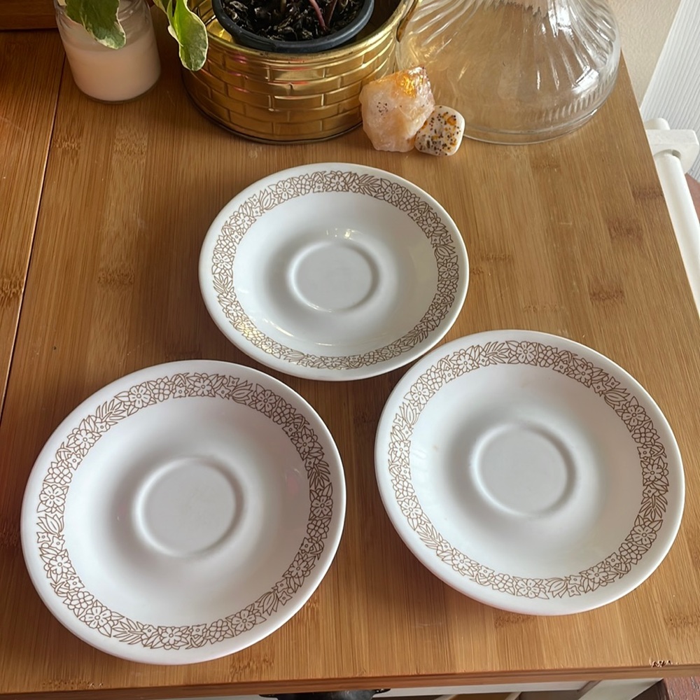 🍽️ Vintage Corelle Butterfly Gold Saucer Plates - Set of 3